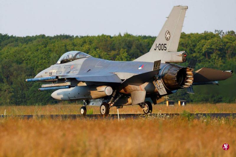 美国愿为乌军提供F-16培训 首批飞行员明年中完训