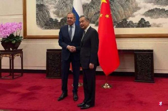 王毅会见俄罗斯外长拉夫罗夫