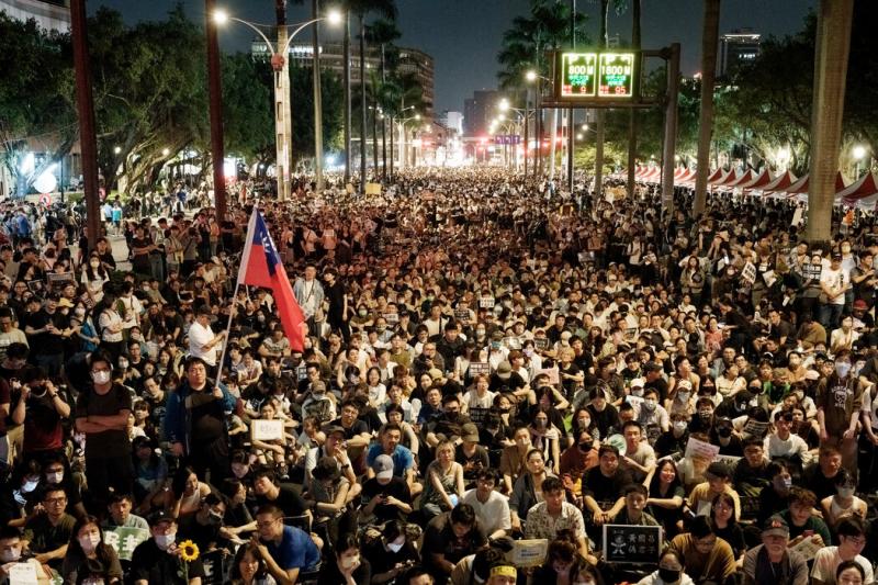 上周,总统赖清德的支持者在台北举行抗议。
