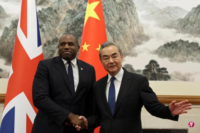 英外长警告中国对俄军事支持恐损害中欧关系