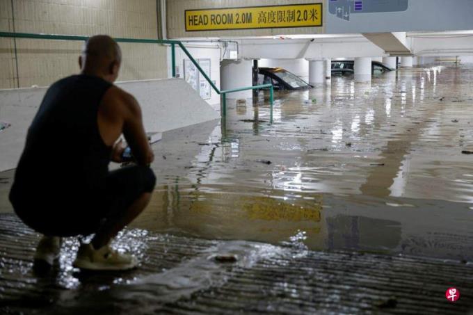 深圳突发大暴雨 水库泄洪或波及香港