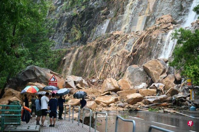 【图集】香港突降创世纪暴雨 或致1亿美元损失