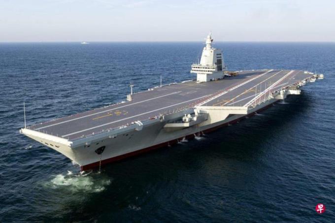 中国海军福建舰完成首次航行试验