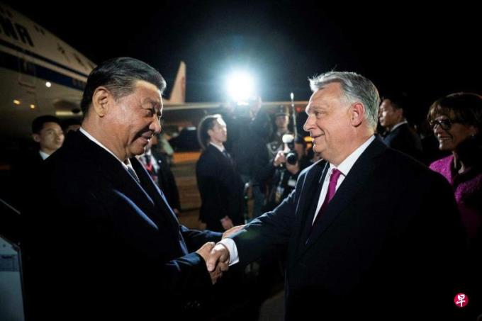 习近平抵达匈牙利 开启欧洲行最后一站