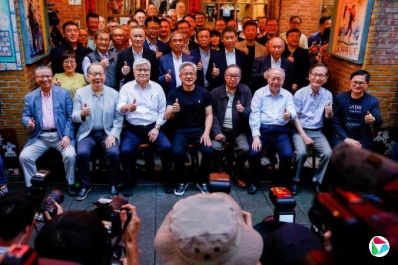 黄仁勋:没有迹象显示英伟达高端晶片被转运至中国