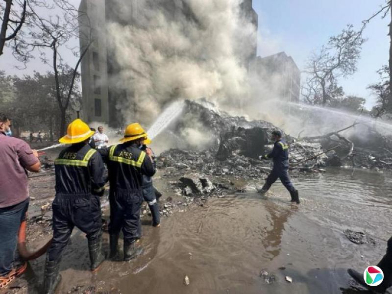 印度一客机起飞后坠毁 逾240人罹难一人生还