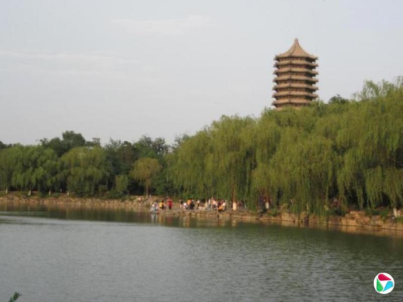 �����廪���Խ�У�ںӺ�ˮ���Ƿ�Ĳ����Ʒ