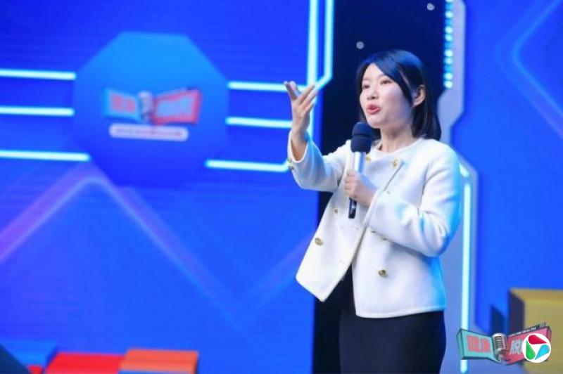 �迵��������ߵ��й��ѿ���Ů��Ա