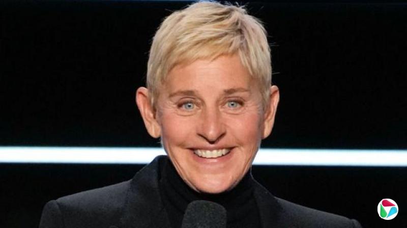 ���ס��½�����˹��Ellen DeGeneres��������ɫ���ף�����΢Ц��