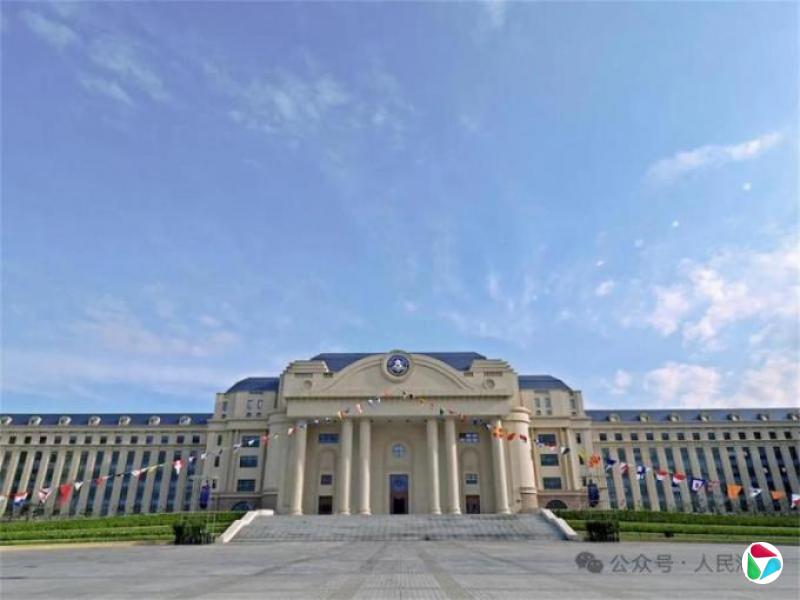 �й��������ؾ�У���״�����ŮѧԱ