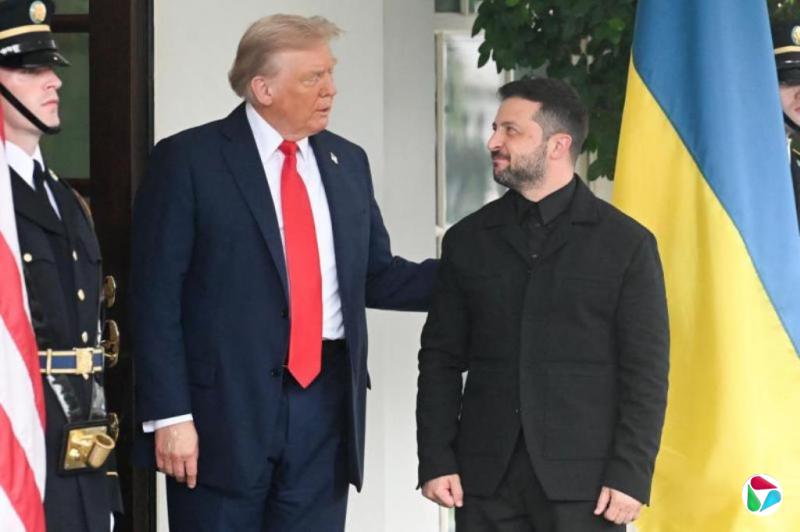 ����˹������ɫ��װ���������