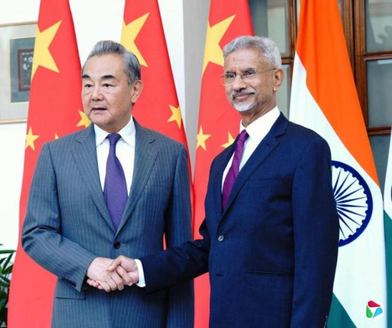 ӡ���ⳤ�����㣺ӡ�б߾���ƽ ������ϵ����ӭ������ͷ