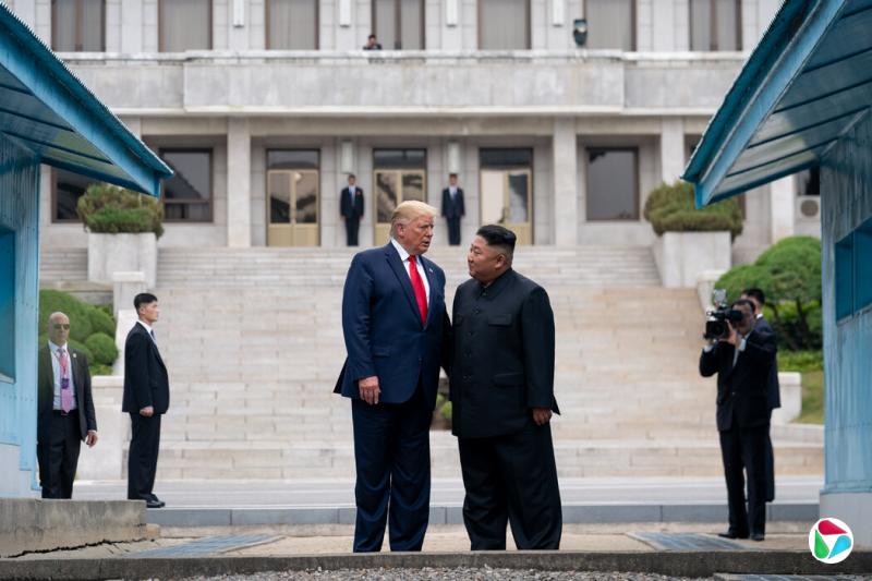 ���������վ��Ļ��棬���˲������뵽�����׸������볯���쵼�˽��������⽻������