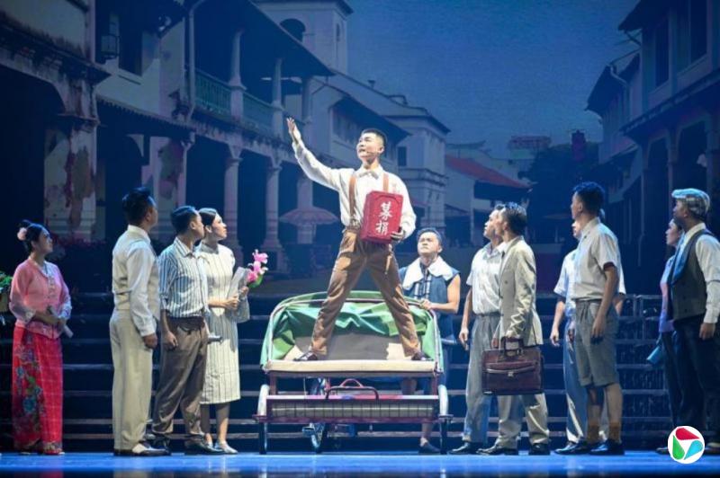 �����裺���Ȼ�����ս������Ӣ�۶����������磨�£�