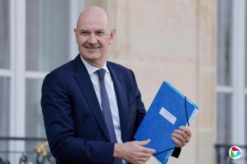 ���������½�����������Ա �����������βƳ�