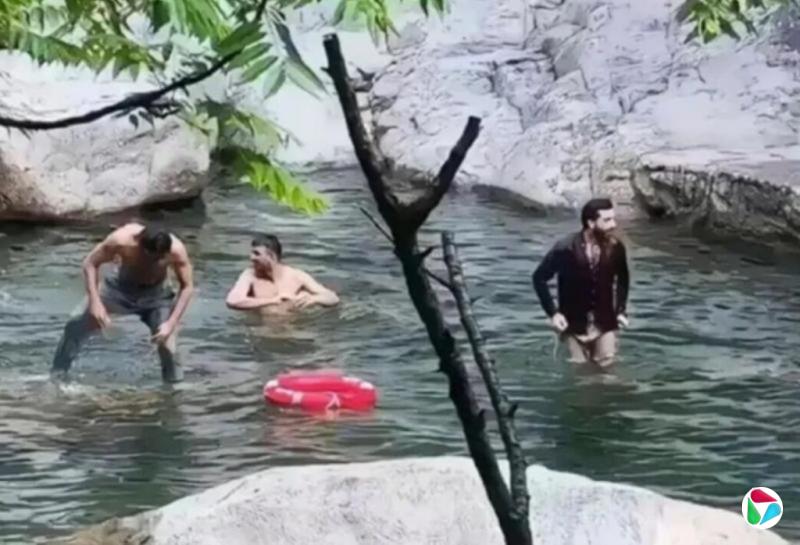 �⼮�ο�������ˮϴ�� ®ɽʯ�Ž�������Ǹ
