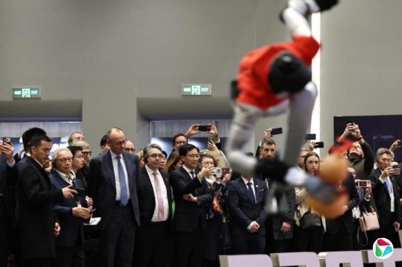 ������Ĭ�Ľ����й��׷ã���������ս����