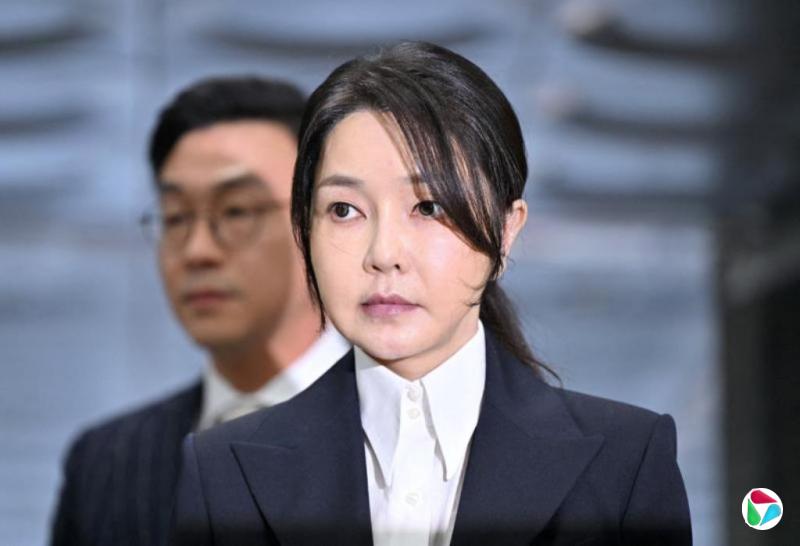 金建希案二审改判:刑期升至四年 两项关键指控由无罪转有罪