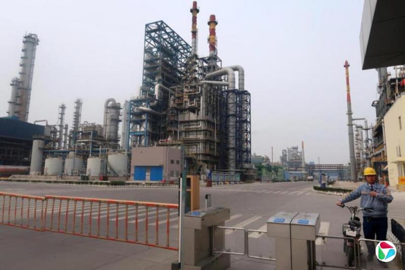 中国允许部分民营炼厂减产 显示北京更有信心应对石油供应冲击